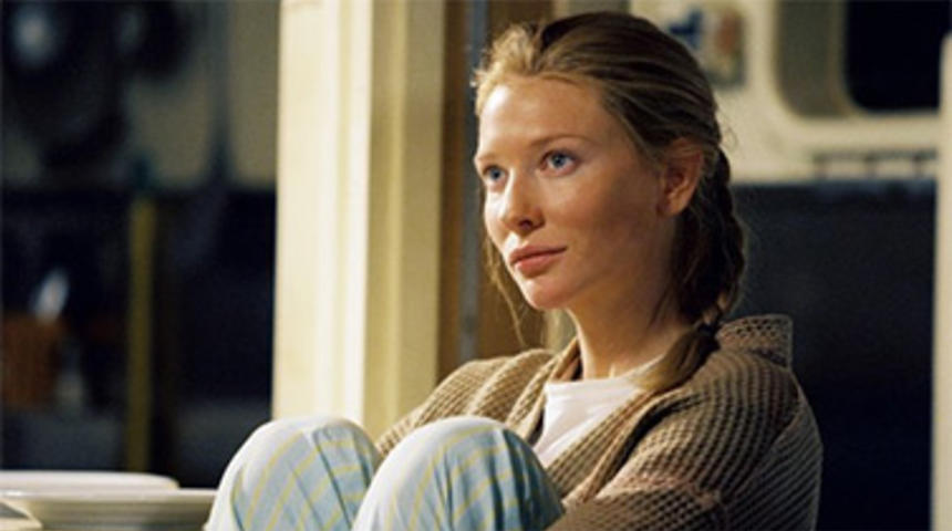 Cate Blanchett pourrait être la méchante belle-mère dans Cinderella